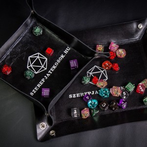Szerepjatekosok.hu feliratú kockadobó tálca - játék & sport - táblajáték és kártyajáték - társasjátékok - dobókocka - Meska.hu