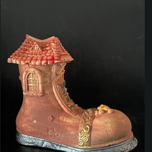 Manólak kerámia cipőház tündérkerti bakancs - otthon & életmód - dekoráció - dekoratív figurák és szobrok - Meska.hu
