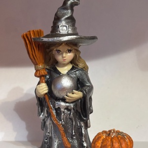 Halloween Boszorkány figura tökkel 10 cm  - Meska.hu