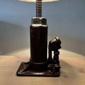 Vintage, régi zil autó emelő lámpa, asztali lámpa - otthon & életmód - lámpa - asztali lámpa - Meska.hu