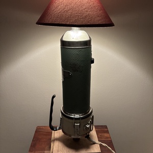 Régi 1950-es évek Arielly porszívó lámpa asztali lámpa, Otthon & Életmód, Lámpa, Asztali lámpa, Famegmunkálás, Fémmegmunkálás, MESKA