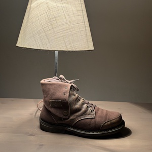 Egyedi Dr Martens bakancs lámpa, asztali lámpa - Meska.hu