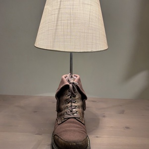 Egyedi Dr Martens bakancs lámpa, asztali lámpa - otthon & életmód - lámpa - asztali lámpa - Meska.hu