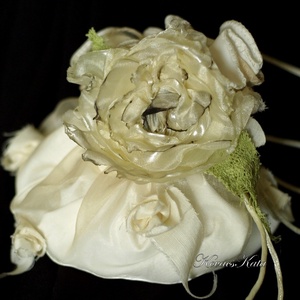 RÓZSÁCSKÁS ORGANZA TATYÓ - exkluzív batyú, esküvői csuklótáska rózsával, Esküvő, Kiegészítők, Táska, Varrás, MESKA
