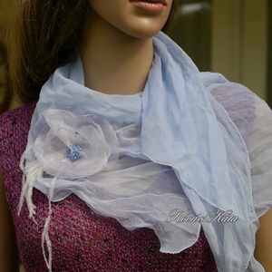 CHIFFON KENDŐ ORGANZA RÓZSÁVAL - exkluzív kézzel festett hernyóselyem muszlin kendő / jégkék - Meska.hu