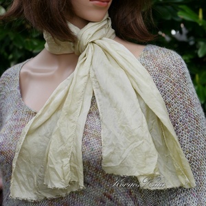 HABOTAI SELYEMSÁL - batikolt 100% hernyóselyem sál / pasztell zöldessárga - Meska.hu