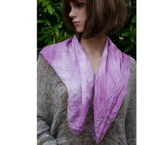 PONGE SELYEMKENDŐ - batikolt hernyóselyem pille kendő / levendula ombre - ruha & divat - sál, sapka, kendő - kendő - Meska.hu