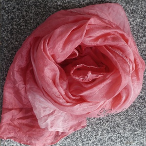 PONGE SELYEMSÁL - batikolt, gyűrt 100% hernyóselyem sál / korall - ruha & divat - sál, sapka, kendő - kendő - Meska.hu