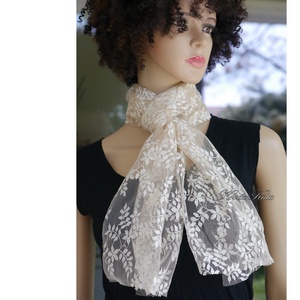 TÜLLCSIPKE SÁL - exkluzív vintage csipkesál / barack - ruha & divat - sál, sapka, kendő - sál - Meska.hu