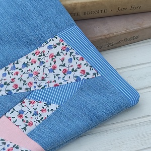 Rózsaszín patchwork betétes könyvtok/könyvtartó - könyv & zene - könyvtok - Meska.hu