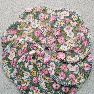 Virágos arctisztító korongok 8 db+neszesszer  - szépségápolás - arcápolás - arctisztító korong - Meska.hu