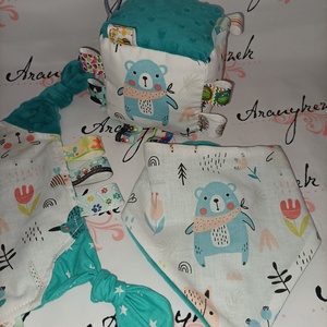 Maci-nyuszi-róka -rongyi-cimkekendő-babakockával szettben - játék & sport - 3 éves kor alattiaknak - alvóka & rongyi - Meska.hu