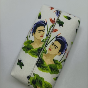 Frida Kahlo-bélelt papírzsebkendő tartó - táska & tok - pénztárca & más tok - zsebkendőtartó tok - Meska.hu