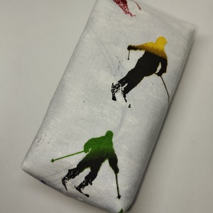 Síelés-bélelt papírzsebkendő tartó - táska & tok - pénztárca & más tok - zsebkendőtartó tok - Meska.hu