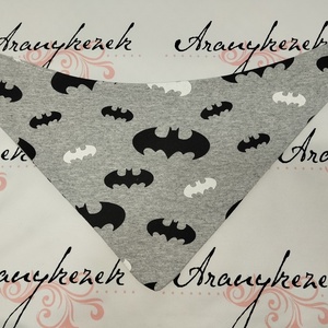 Batman mintás-Nyálkendő - ruha & divat - babaruha & gyerekruha - előke & nyálkendő - Meska.hu
