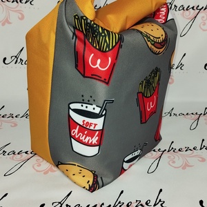 Hamburgeres- mekis-Vízálló uzsonnás tasak kézben vihető-PUL béléssel-Vállon is viheted egy megvásárolható pánttal - táska & tok - uzsonna- & ebéd tartó - ebéd tasak, doboz - Meska.hu