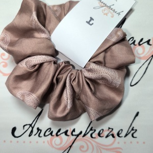 Púder színű-kasmír mintás-pamutszatén-csodálatos scrunchie-textil hajgumi XL méretben  - Meska.hu