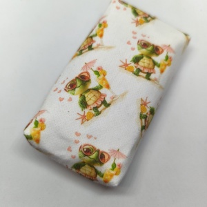 Teknős lány napszemüveben-bélelt papírzsebkendő tartó - Meska.hu