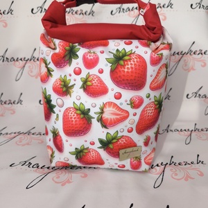 Eper mintás-Vízálló uzsonnás tasak kézben vihető-PUL béléssel-Vállon is viheted egy megvásárolható pánttal, Táska & Tok, Uzsonna- & Ebéd tartó, Ebéd tasak, doboz, Varrás, Mindenmás, MESKA