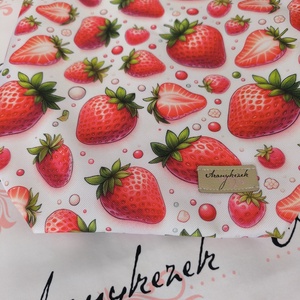 Eper mintás-Vízálló uzsonnás tasak kézben vihető-PUL béléssel-Vállon is viheted egy megvásárolható pánttal - táska & tok - uzsonna- & ebéd tartó - ebéd tasak, doboz - Meska.hu