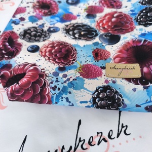 Málna és szeder mintás-Vízálló uzsonnás tasak kézben vihető-PUL béléssel-Vállon is viheted egy megvásárolható pánttal - táska & tok - uzsonna- & ebéd tartó - ebéd tasak, doboz - Meska.hu