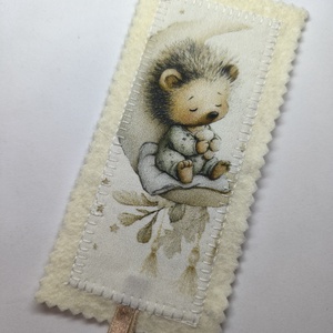 Szundikáló süni-könyvjelző  - Meska.hu