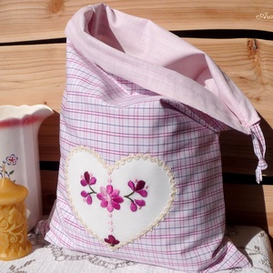 Kézzel hímzett konyhai tároló zsák/ kenyeres zsák (kézzel hímzett, rózsaszín kockás) - Aranypántlika - táska & tok - bevásárlás & shopper táska - kenyeres zsák - Meska.hu