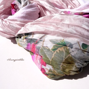 Zöld levélkék rózsaszínnel EXTRA SZÉLES(hernyóselyem-pamut csősál) - ruha & divat - sál, sapka, kendő - sál - Meska.hu Zöld levélkék rózsaszínnel EXTRA SZÉLES(hernyóselyem-pamut csősál) - ruha & divat - sál, sapka, kendő - sál - Meska.hu