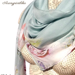 Halvány türkiz hernyóselyem kendő  (1 x 1 m) - Meska.hu