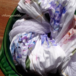 Hortenziás tüllösöm EXTRA SZÉLES csősál - Aranypántlika - ruha & divat - sál, sapka, kendő - sál - Meska.hu Hortenziás tüllösöm EXTRA SZÉLES csősál - Aranypántlika - ruha & divat - sál, sapka, kendő - sál - Meska.hu