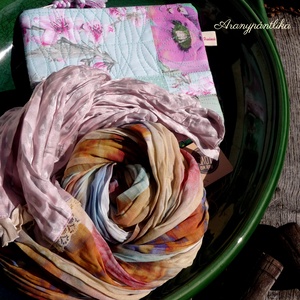 Szivárvány szett (erszényke sállal) - Aranypántlika - ruha & divat - sál, sapka, kendő - sál - Meska.hu Szivárvány szett (erszényke sállal) - Aranypántlika - ruha & divat - sál, sapka, kendő - sál - Meska.hu