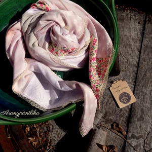 Csicsergő csipkés sálkendő - Aranypántlika  - ruha & divat - sál, sapka, kendő - kendő - Meska.hu Csicsergő csipkés sálkendő - Aranypántlika  - ruha & divat - sál, sapka, kendő - kendő - Meska.hu