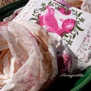 Vajcsipke szett (erszényke csősállal) - Aranypántlika - ruha & divat - sál, sapka, kendő - sál - Meska.hu Vajcsipke szett (erszényke csősállal) - Aranypántlika - ruha & divat - sál, sapka, kendő - sál - Meska.hu