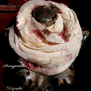 Vajcsipke szett (erszényke csősállal) - Aranypántlika - ruha & divat - sál, sapka, kendő - sál - Meska.hu Vajcsipke szett (erszényke csősállal) - Aranypántlika - ruha & divat - sál, sapka, kendő - sál - Meska.hu