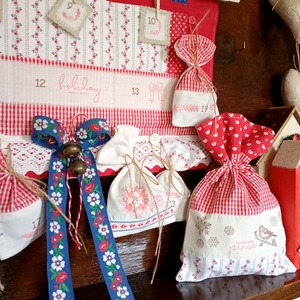 Adventi naptár mikulás zsákkal (piros-kék-fehér) - Meska.hu