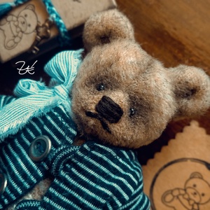 Mini mackó fiú könyvecskével - játék & sport - plüssállat & játékfigura - plüss mesefigurák - Meska.hu