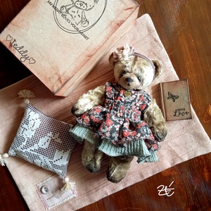 Mini mackó lány kiegészítőkkel - játék & sport - plüssállat & játékfigura - plüss mesefigurák - Meska.hu