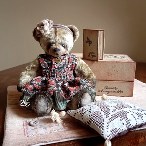 Mini mackó lány kiegészítőkkel - játék & sport - plüssállat & játékfigura - plüss mesefigurák - Meska.hu