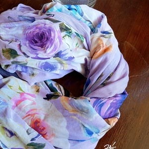 Pasztell lila csősál rózsákkal  - ruha & divat - sál, sapka, kendő - sál - Meska.hu