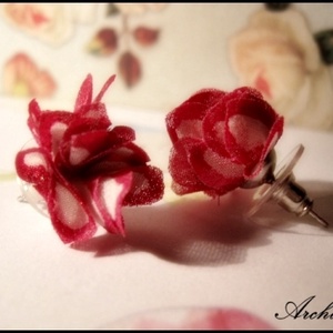 Rózsás fülbevaló - Meska.hu