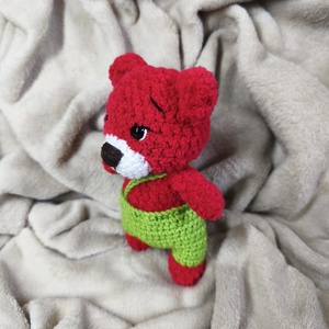 Horgolt piros maci - játék & sport - plüssállat & játékfigura - maci - Meska.hu