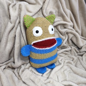 Horgolt szörny - játék & sport - plüssállat & játékfigura - szörnyike - Meska.hu