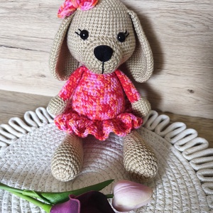 Horgolt kutyus szoknyában, masnis lány kutya � bézs amigurumi figura, kézműves plüss kutya - játék & sport - plüssállat & játékfigura - kutya - Meska.hu