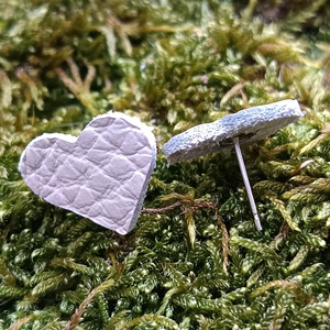 Szív alakú bedugós fülbevaló  - ékszer - fülbevaló - pötty fülbevaló - Meska.hu