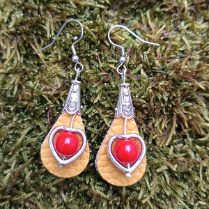 Bőr fülbevaló - ékszer - fülbevaló - lógó fülbevaló - Meska.hu