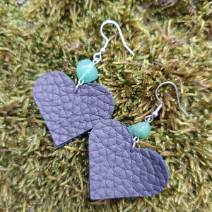 Szív alakú bőr fülbevaló, Ékszer, Fülbevaló, Lógó fülbevaló, Bőrművesség, Gyöngyfűzés, gyöngyhímzés, MESKA