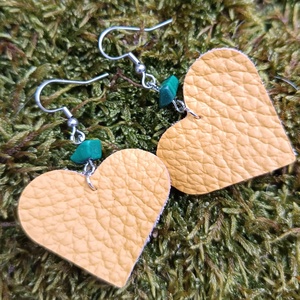 Szív alakú bőr fülbevaló - ékszer - fülbevaló - lógó fülbevaló - Meska.hu