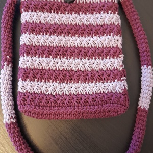 Horgolt egyedi táska újrahasznosított lila fonalból  - táska & tok - kézitáska & válltáska - vállon átvethető táska - Meska.hu