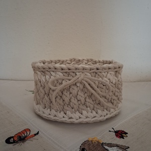 Bézs Tároló, bármitartó, dísz , Otthon & Életmód, Tárolás & Rendszerezés, Íróasztali tároló, Horgolás, MESKA