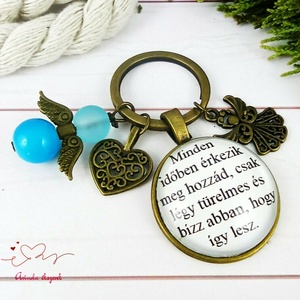 Minden időben érkezik üveglencsés kulcstartó táskadísz türkizkék angyallal pedagógus szülinap névnap karácsony  - táska & tok - kulcstartó & táskadísz - táskadísz - Meska.hu